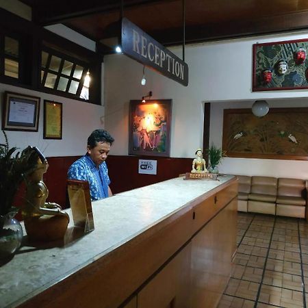 Hotel Menara Malang Esterno foto